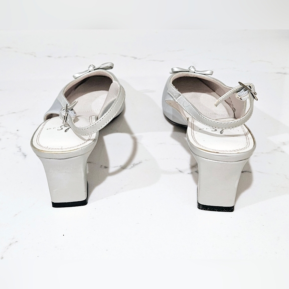 Slingback Pump Heels Jovie Womens Size 8.5 Silver Ballet Toe Bow Front - Picture 3 of 6